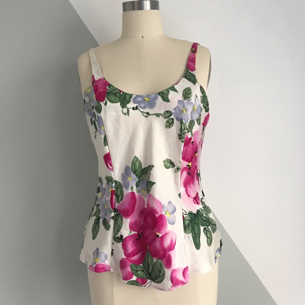 ⋒ Vintage Victoria’s Secret 100% Silk Tank Top